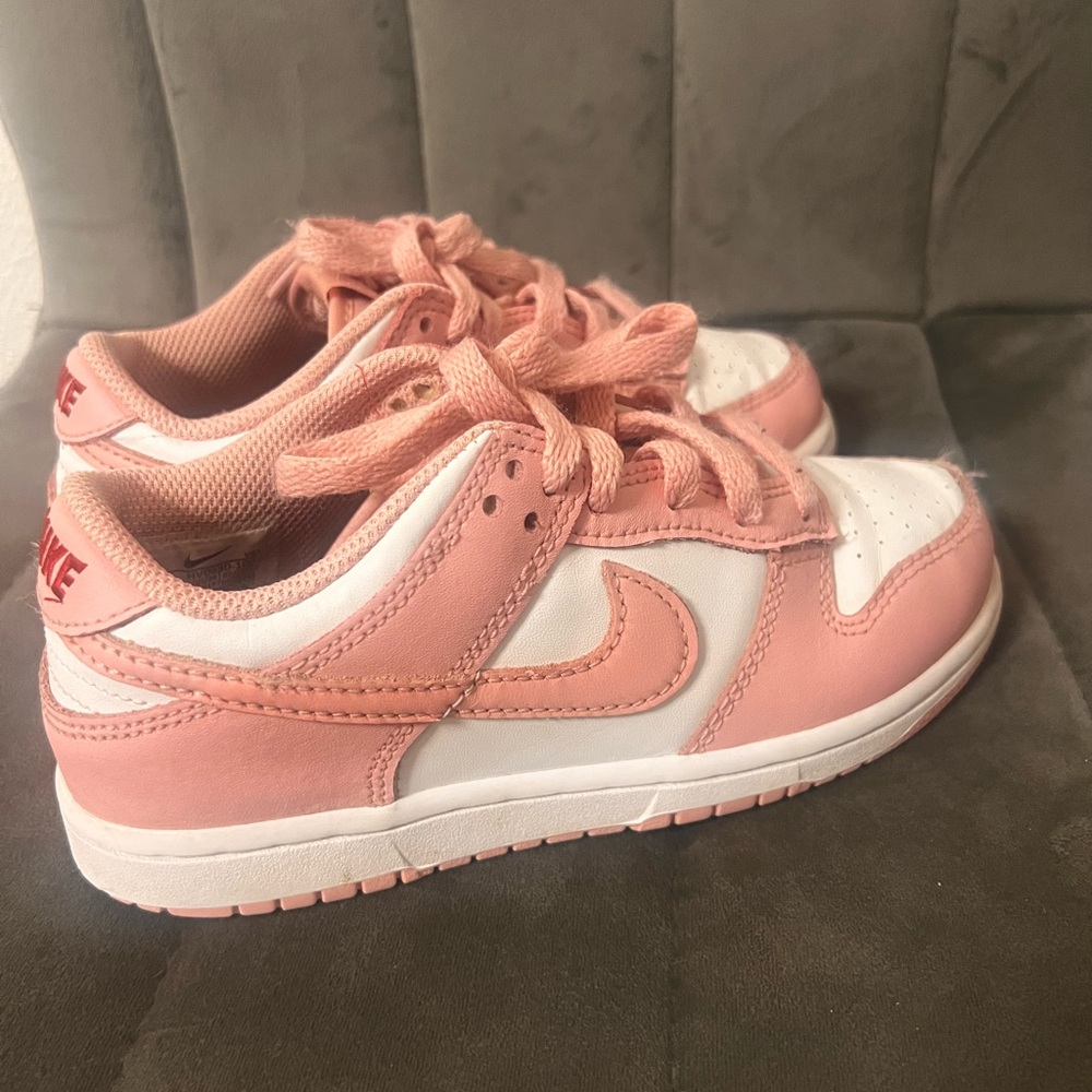Nike Kids Low-Top Sneakers - Peach Pink & White